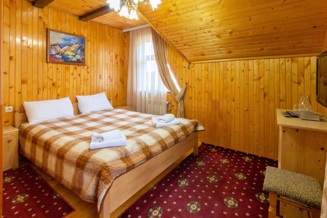 У Мар'Яни І Назара Hotel Yaremche Exterior foto