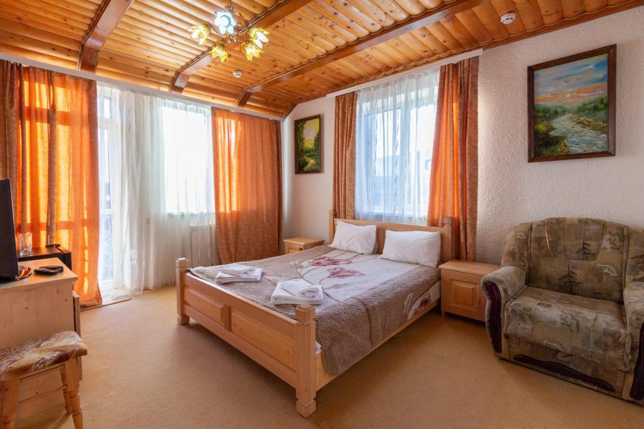 У Мар'Яни І Назара Hotel Yaremche Exterior foto