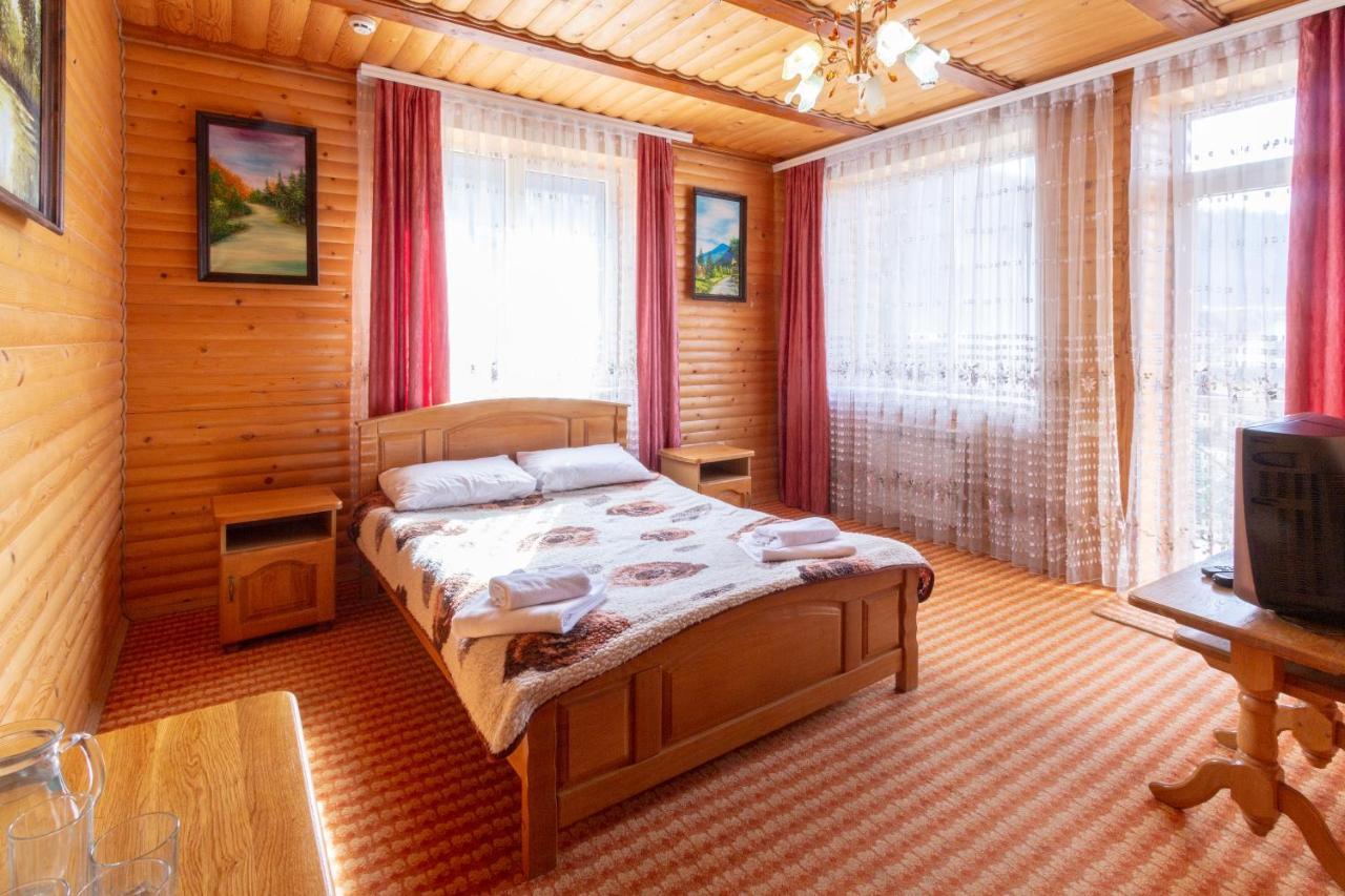 У Мар'Яни І Назара Hotel Yaremche Exterior foto