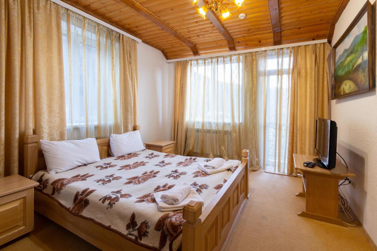 У Мар'Яни І Назара Hotel Yaremche Exterior foto